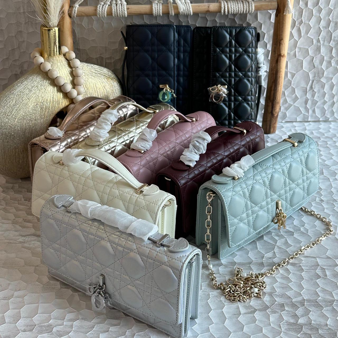 Elegant Chain Handbag - Style 17