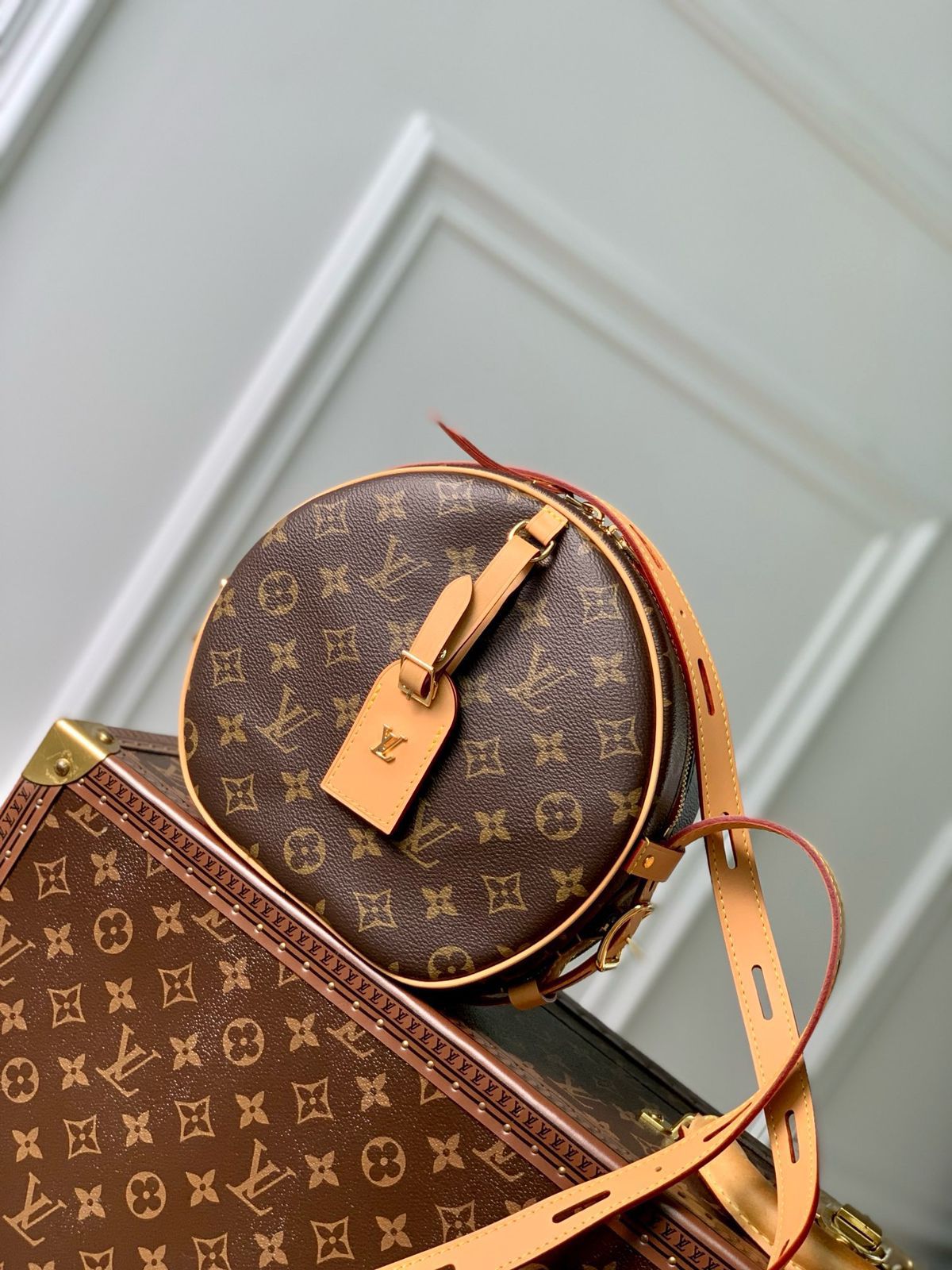 Premium Leather Crossbody Bag - Style 21