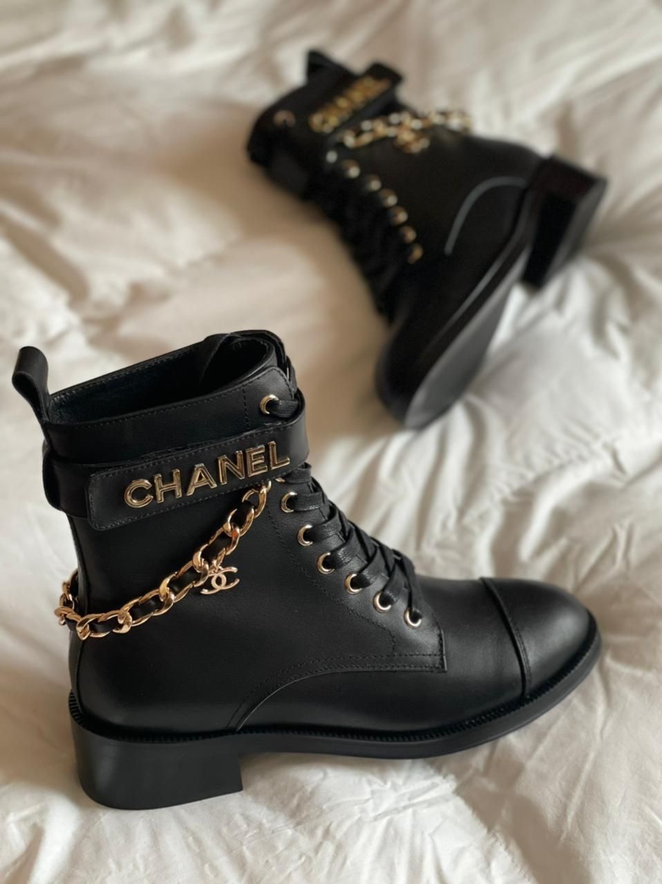 Sporty Low-Top Sneakers - Style 6