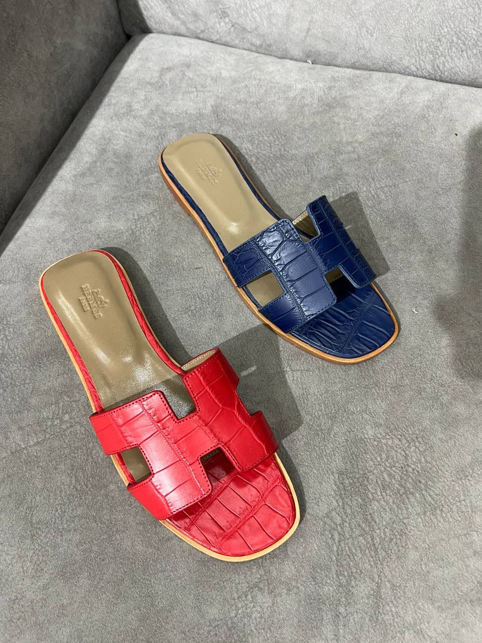 Sporty Low-Top Sneakers - Style 10